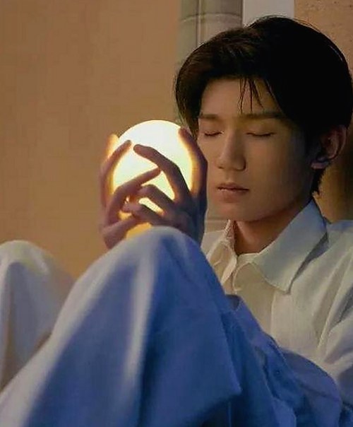 晋城市用户热议：A片官方版免费版最新动态