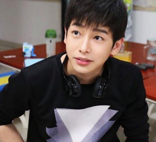 揭秘噼里啪啦高清完整版观看官方版：娱乐圈的最新动向