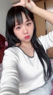 揭秘免费黄色官方版免费版背后的热议话题