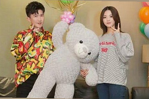 探索《17c.一起草🌿在线观看免费官方版下载》的最新动态与相关话题